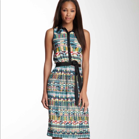 Angie Geo print & pleats button dress - Picture 1 of 7